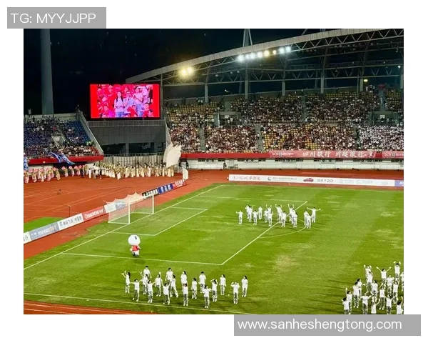 足球明星携手传递火炬点燃激情视频精彩回顾